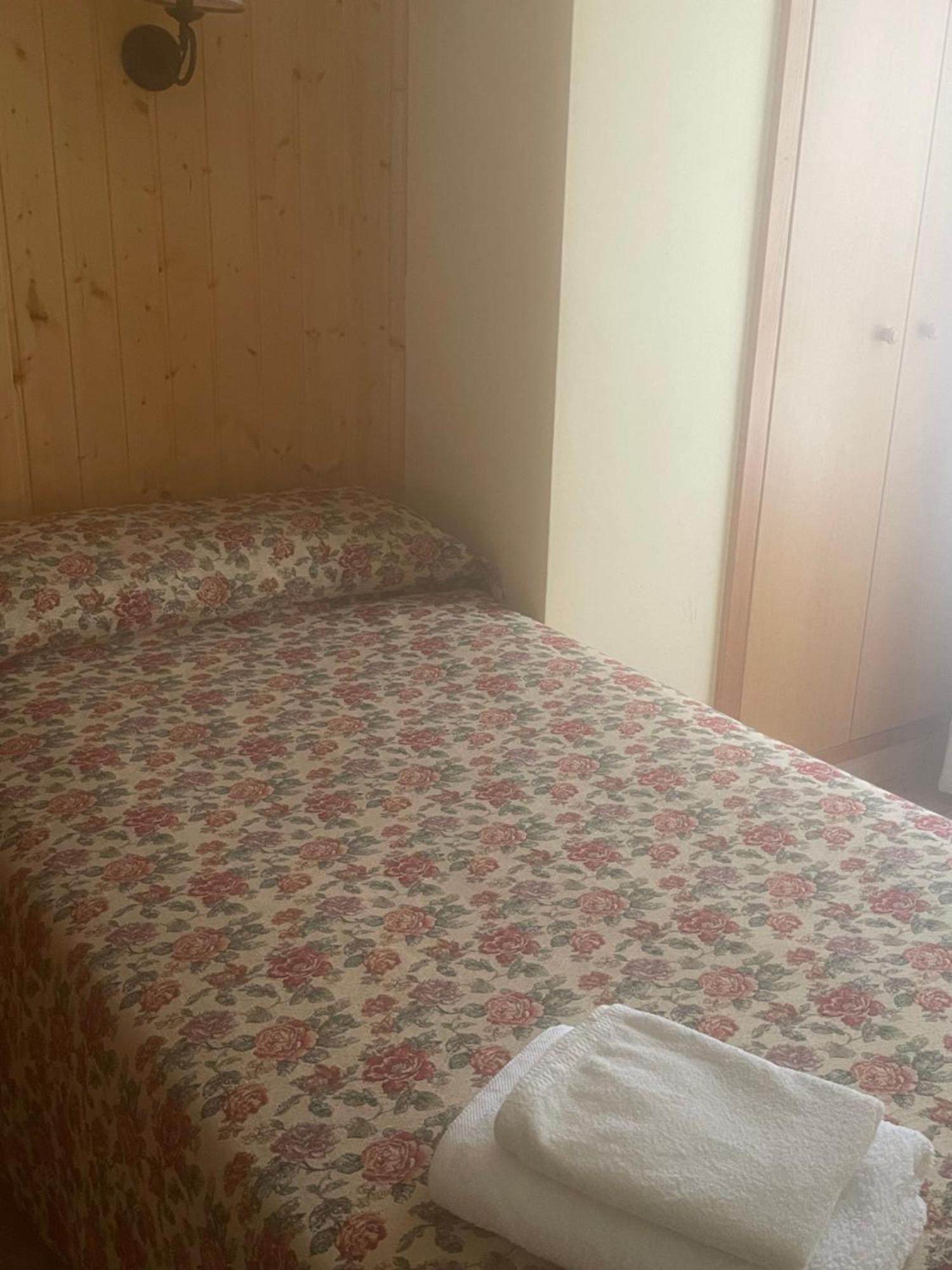 Hostel La Posa Villar del Arzobispo Zewnętrze zdjęcie