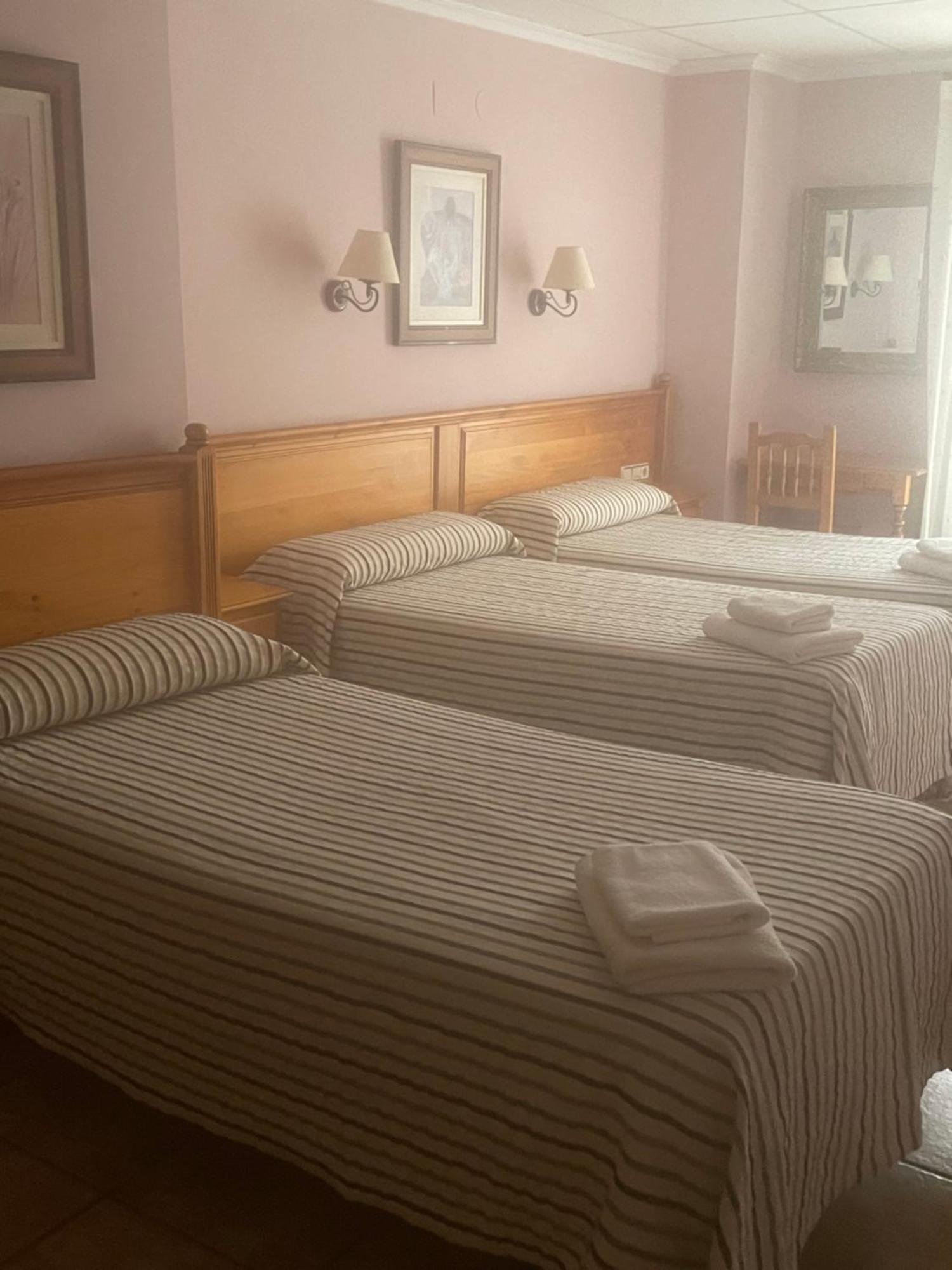 Hostel La Posa Villar del Arzobispo Zewnętrze zdjęcie